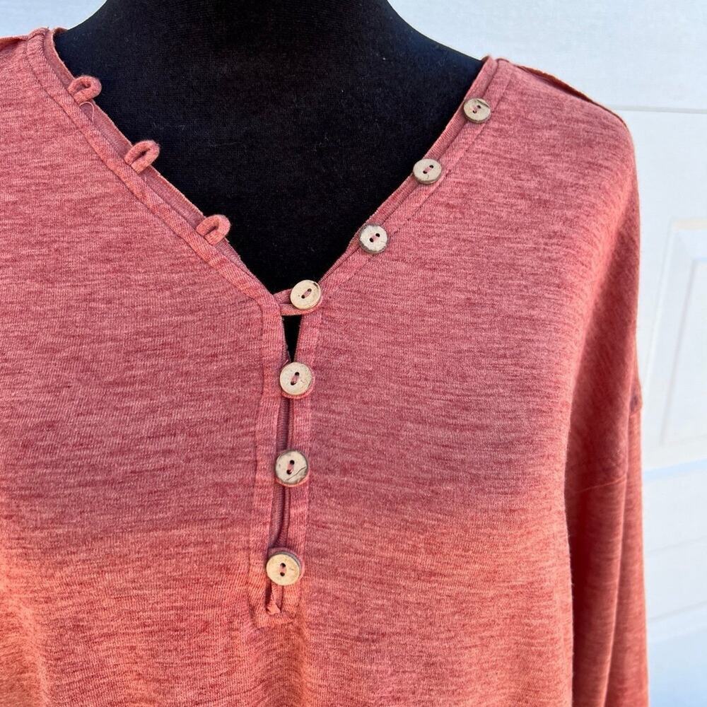 NEW IN women’s size S long sleeve T shirt V neck, rust color
